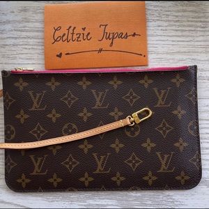 100% Authentic Louis Vuitton Neverfull mm pouch